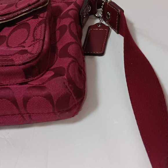Coach F45026 Signature Canvas Pocket Swing Pack Crimson - Picture 8 of 11